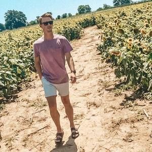 Meet your Posher, Ethan